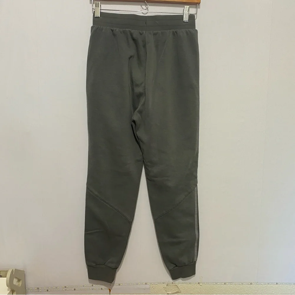 Adidas Originals 3-Stripes Jogger Pants Gray Youth L‎ (13–14Y) Casual Loungewear